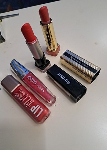 Kırmızı Tonlarda Ruj ve Dudak Parlatıcısı Seti - Görsel 2