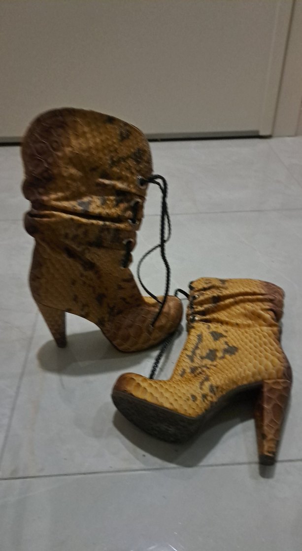 deri bağcıklı cizme - Görsel 2