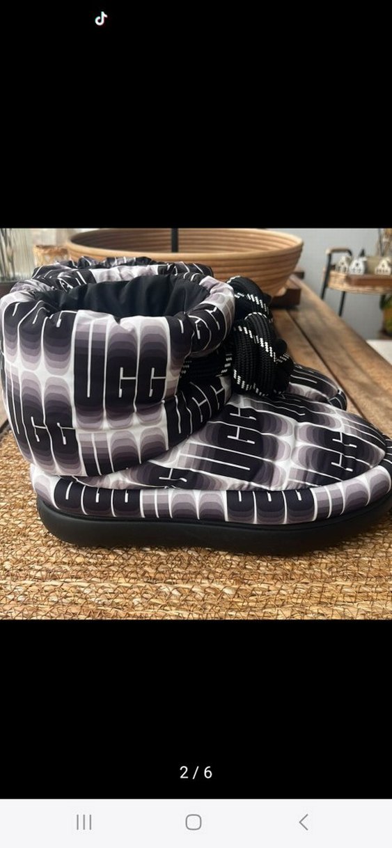 UGG Gri Batik Desenli Kadın Dolgu Topuk Bot - Görsel 3