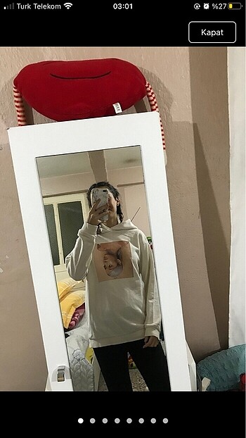 Sweatshirt