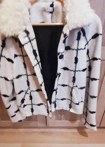 Sokak Stili Beyaz Gri Fermuarlı Kürklü Ceket - Görsel 2