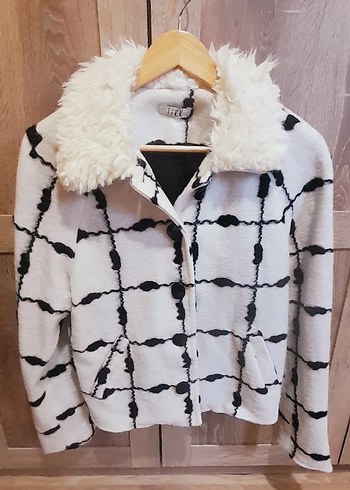 Sokak Stili Beyaz Gri Fermuarlı Kürklü Ceket - Görsel 4