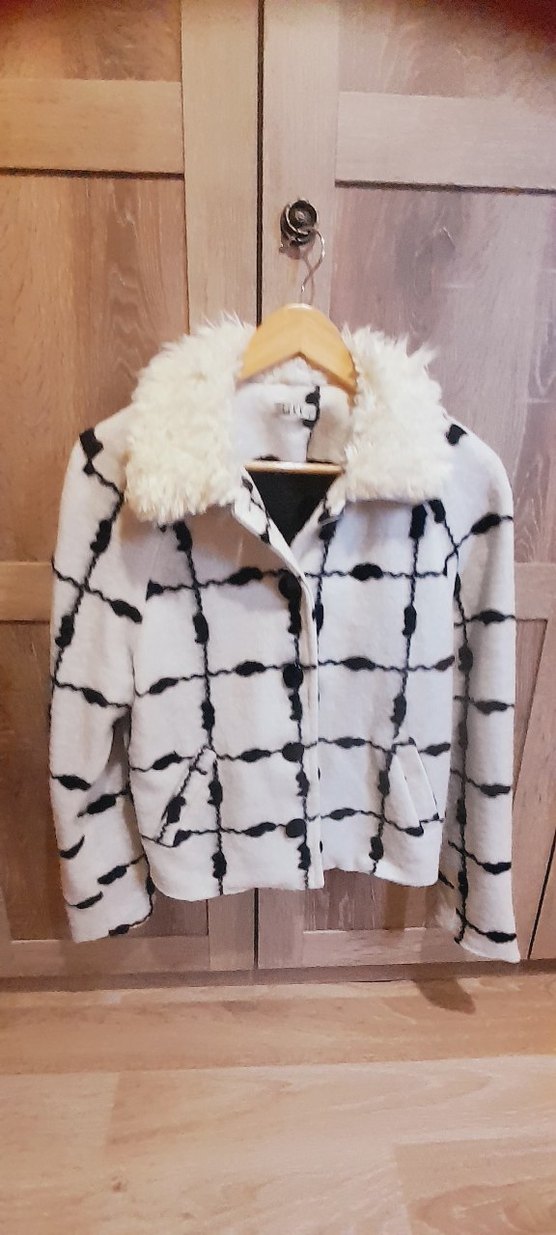 Sokak Stili Beyaz Gri Fermuarlı Kürklü Ceket - Görsel 5