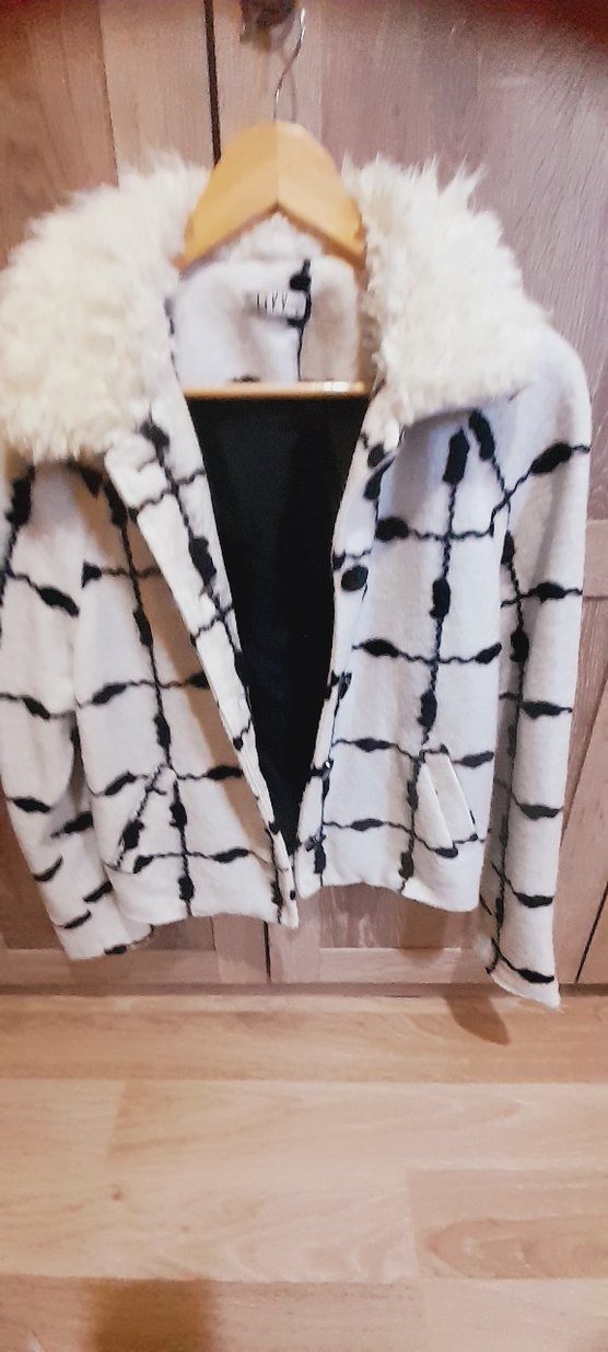 Sokak Stili Beyaz Gri Fermuarlı Kürklü Ceket - Görsel 2