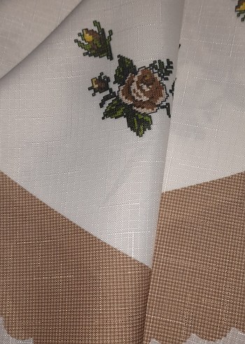 Kahverengi Nakışlı Gri Kenarlı Masa Örtüsü - Görsel 3