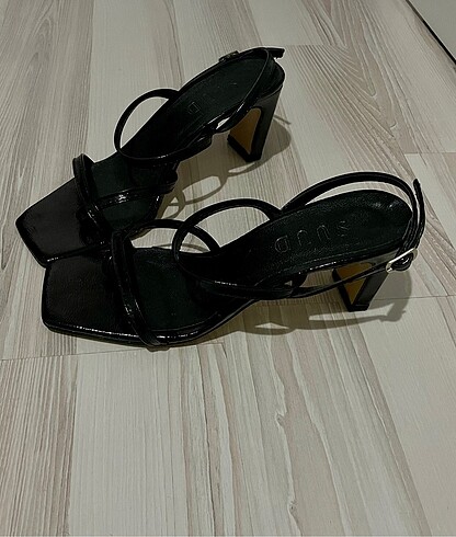 Suud Collection Bantlı Topuklu Ayakkabı