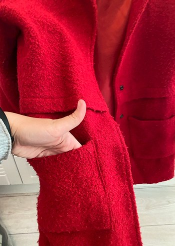 Kırmızı Cepli Kadın Kaban - Görsel 3