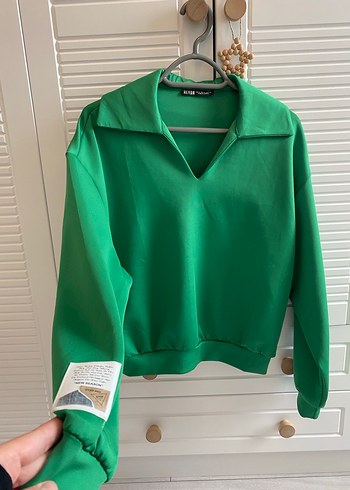 Yeşil V Yaka Kadın Sweatshirt