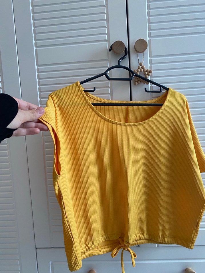 Sarı Keten Kısa Kollu Salaş Crop Top - Görsel 2