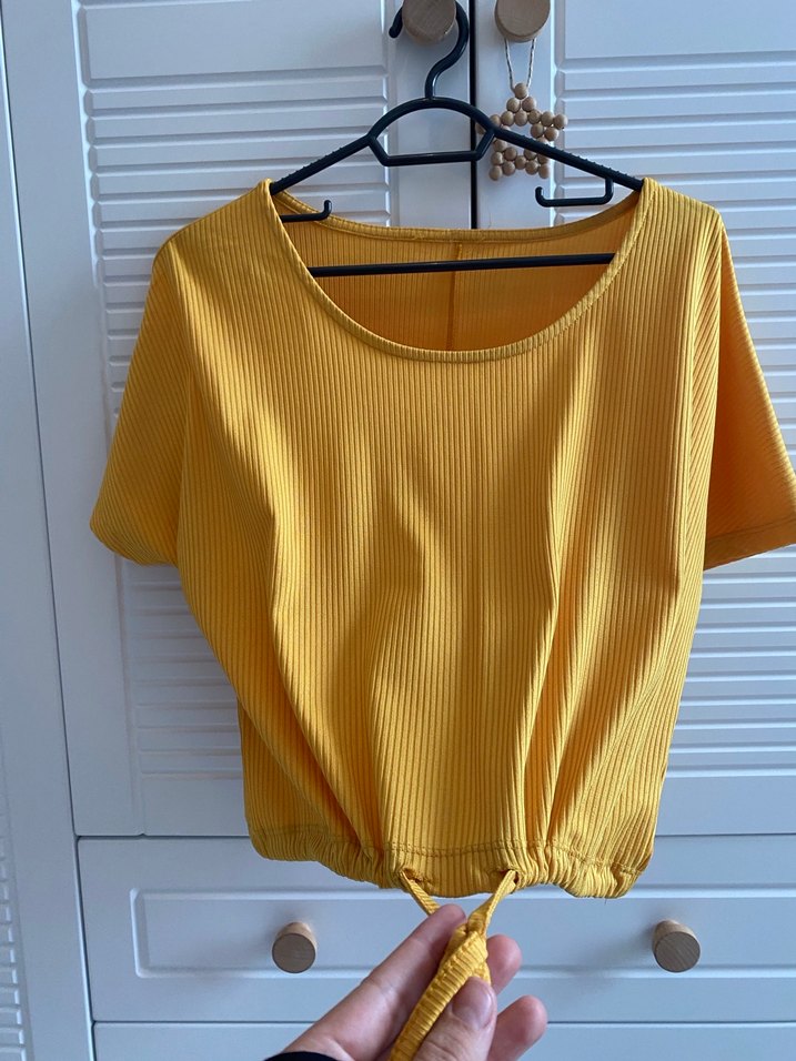 Sarı Keten Kısa Kollu Salaş Crop Top - Görsel 4