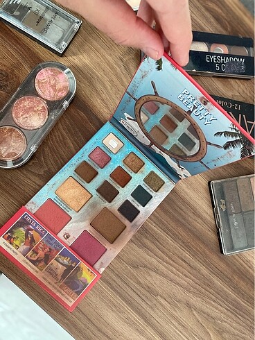 Wet n wild Makyaj malzemeleri
