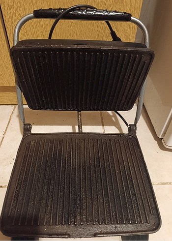 Siyah Elektrikli Tost Makinesi - Görsel 2