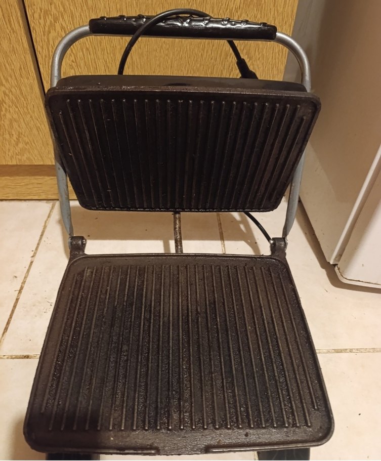 Siyah Elektrikli Tost Makinesi - Görsel 2