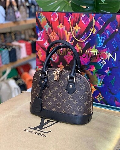 Louis Vuitton Çanta