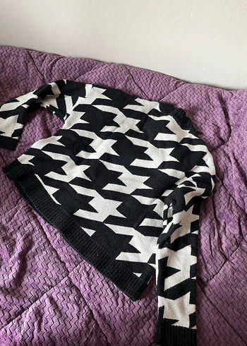 Siyah beyaz desenli kazak - Görsel 3