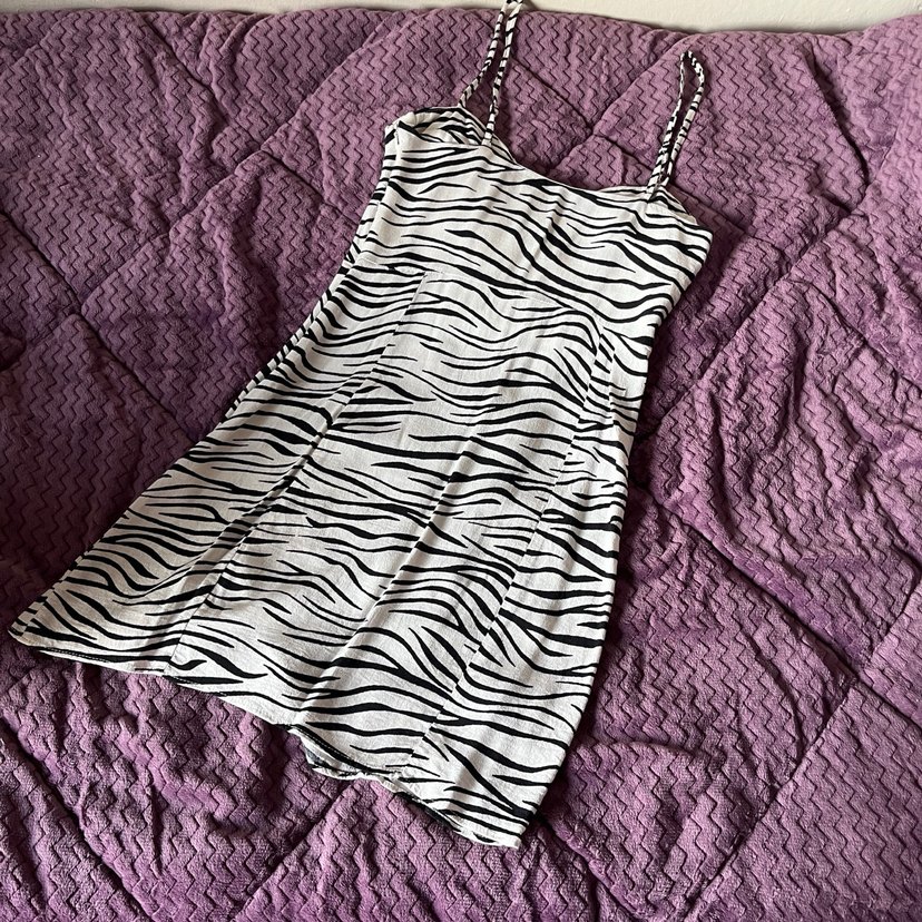 Bershka Zebra Desenli Mini Elbise - Görsel 3