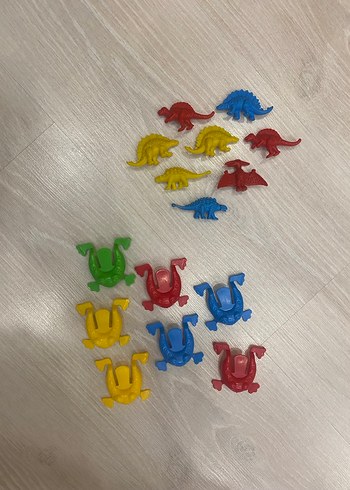 Beden Renkli Plastik Dinozor ve Zıpzıp Kurbağa Mini Oyuncak