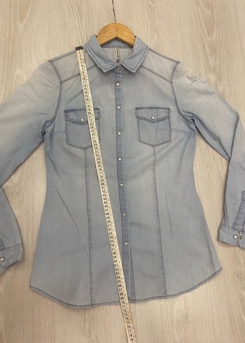 Stradivarius M Yıkama Efektli Kadın Açık Mavi Jean Gömlek - Görsel 14