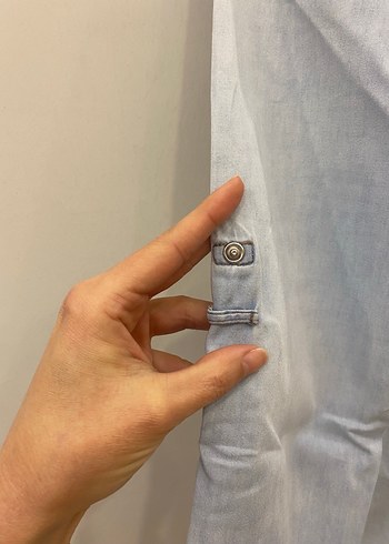 Stradivarius M Yıkama Efektli Kadın Açık Mavi Jean Gömlek - Görsel 9