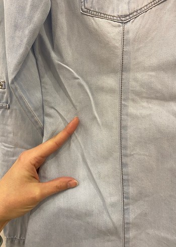 Stradivarius M Yıkama Efektli Kadın Açık Mavi Jean Gömlek - Görsel 10