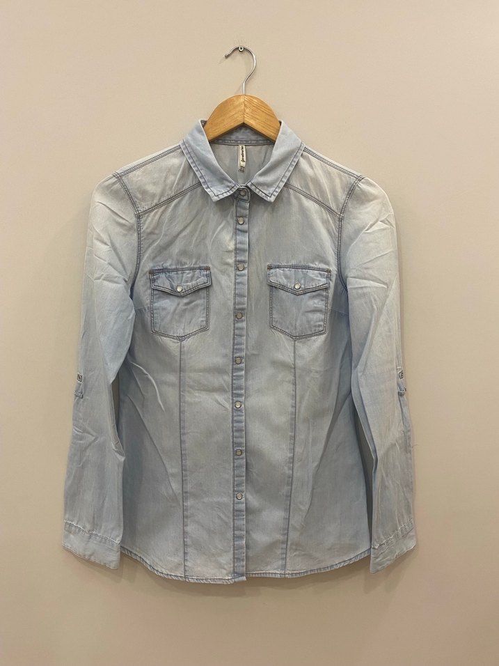 Stradivarius M Yıkama Efektli Kadın Açık Mavi Jean Gömlek - Görsel 3