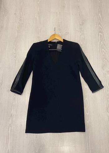 Mango XS Deri Detaylı Siyah V Yaka Kısa Elbise - Görsel 3