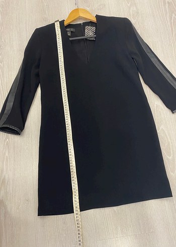 Mango XS Deri Detaylı Siyah V Yaka Kısa Elbise - Görsel 14