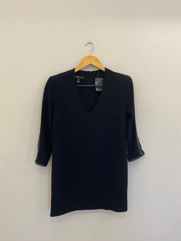 Mango XS Deri Detaylı Siyah V Yaka Kısa Elbise - Görsel 4