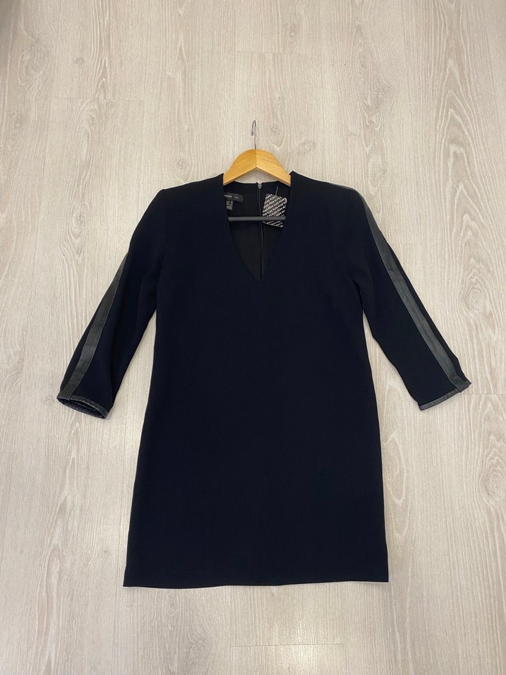 Mango XS Deri Detaylı Siyah V Yaka Kısa Elbise - Görsel 3