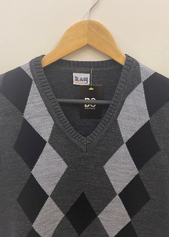Gri V Yaka Baklava Desenli Erkek Süveter - Görsel 5
