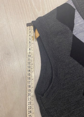 Gri V Yaka Baklava Desenli Erkek Süveter - Görsel 12