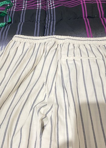 Kadın Beyaz Çizgili Pilili Kumaş Pantolon - Görsel 5
