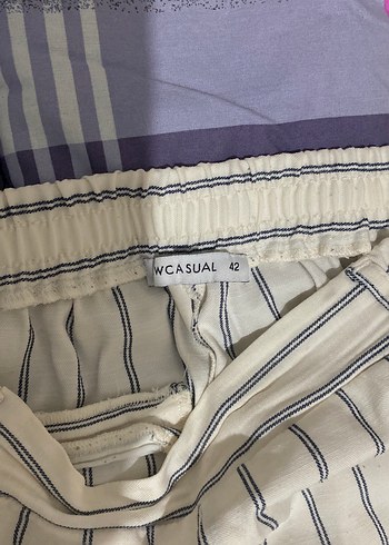 Kadın Beyaz Çizgili Pilili Kumaş Pantolon - Görsel 3