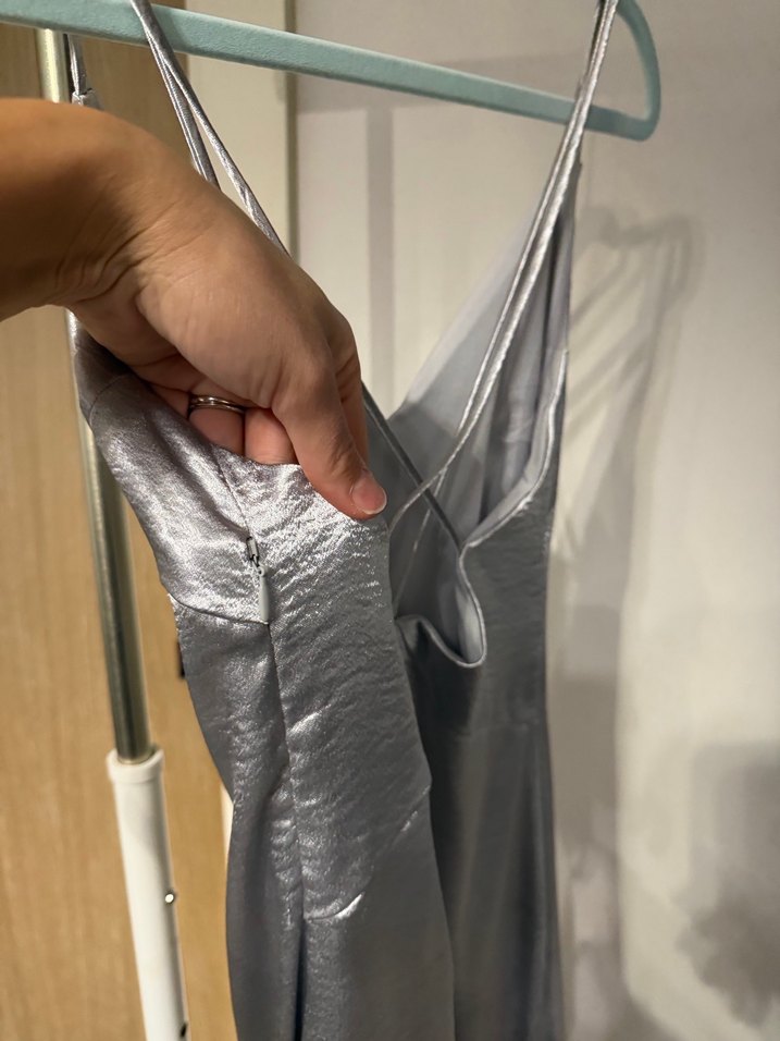 H&M gümüş rengi Askılı V Yaka Uzun abiye - Görsel 5