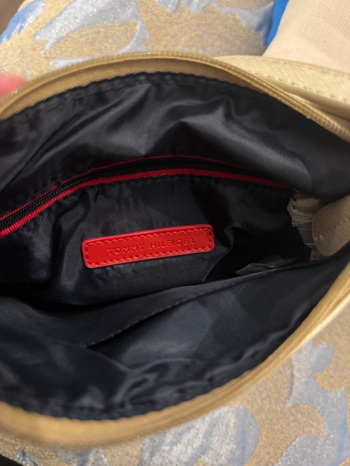 Tommy Hilfiger Altın Rengi Kadın Çapraz Çanta - Görsel 5