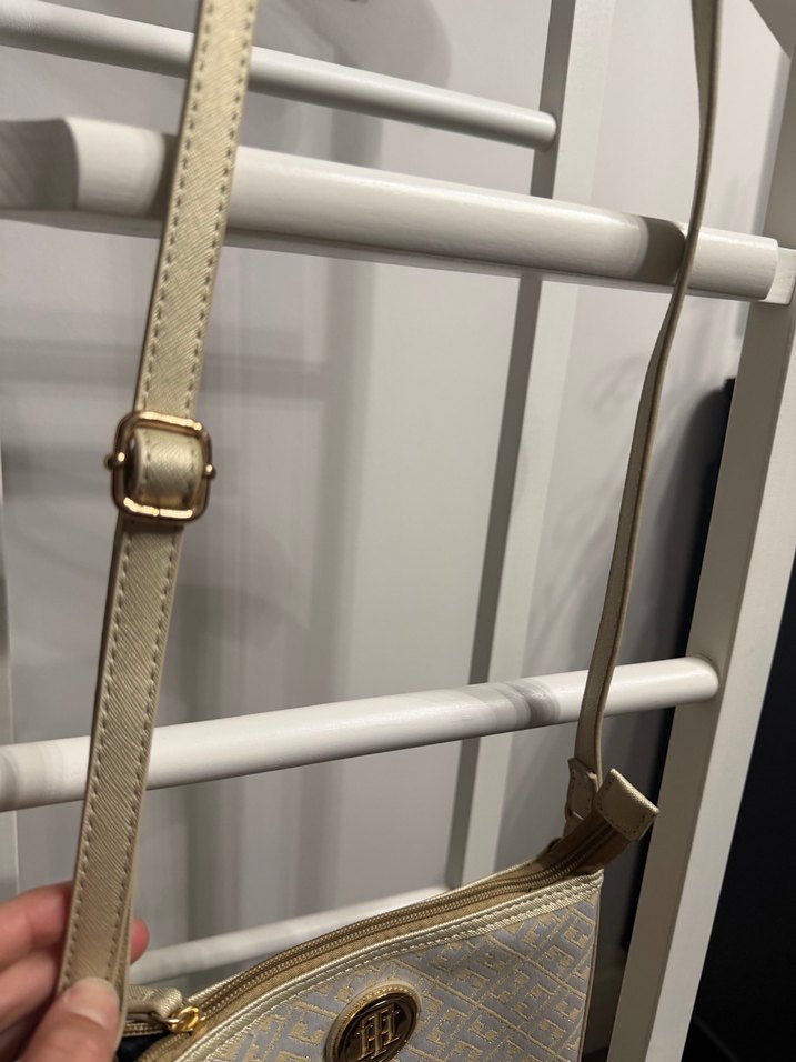 Tommy Hilfiger Altın Rengi Kadın Çapraz Çanta - Görsel 2