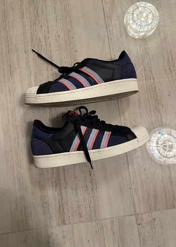 Adidas 42