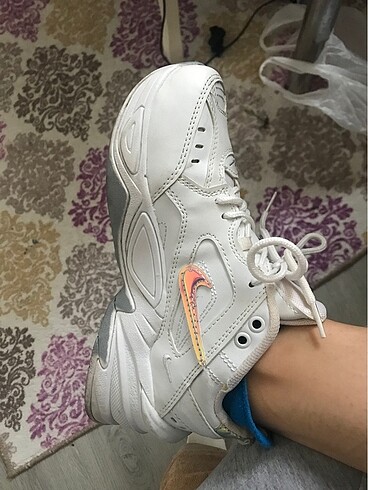 beyaz nike spor ayakkabı