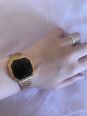 Up watch edge rose. Sıfır gibi