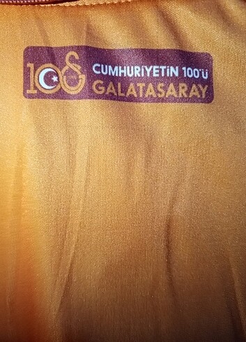 m Beden kırmızı Renk Galatasaray 100.yıl Forma