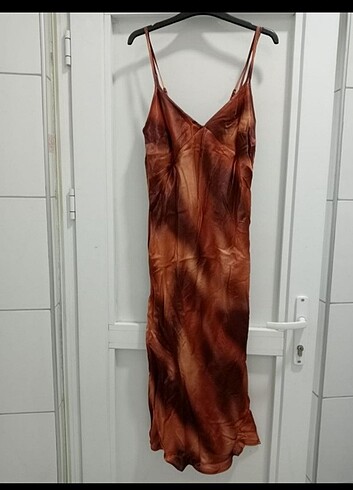 l Beden BERSHKA ELBISE