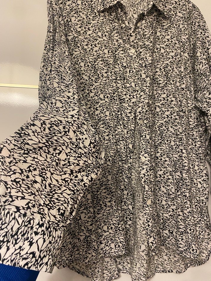 Gri Yılan Desenli Uzun Kollu Kadın Gömlek - Görsel 3