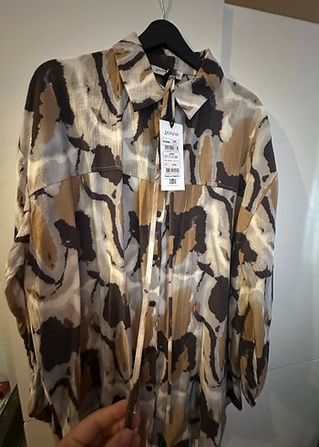 Düğmeli, uzun kollu, bol kesim kahverengi gömlek - Görsel 4