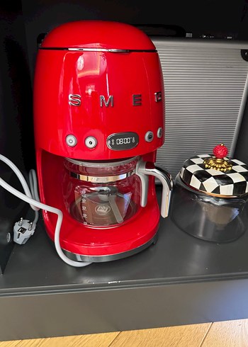 Kırmızı SMEG Kahve Makinesi