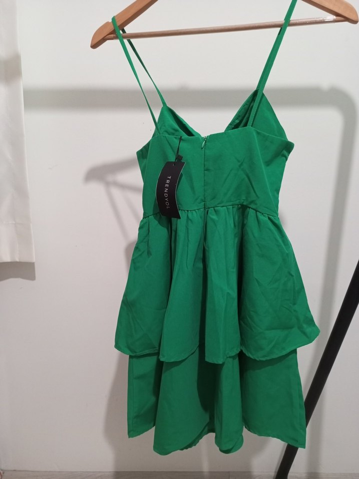 Yeşil Mini Kat Katlı İnce Askılı Elbise - Görsel 3