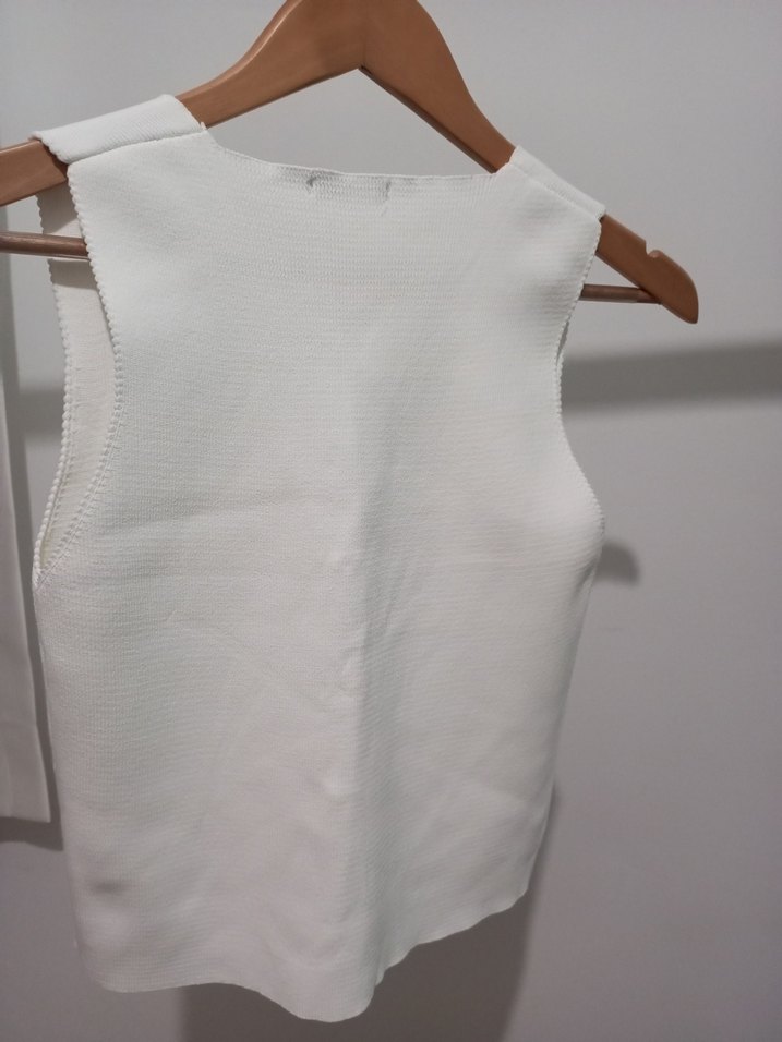 Beyaz V Yaka Kolsuz Kadın Yelek - Görsel 3