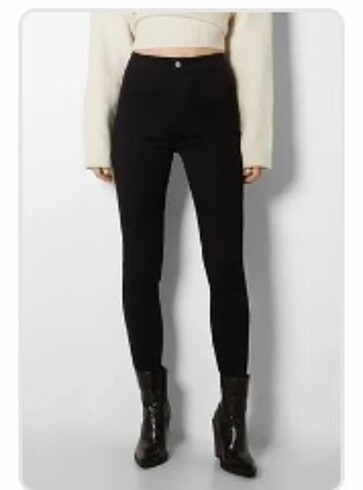 Bershka Siyah dar paça pantolon