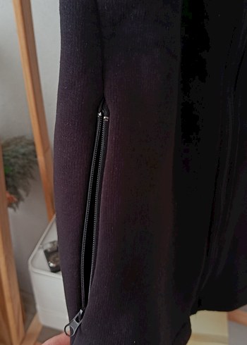 m Beden Erkek Siyah Fermuarlı Yüksek Yakalı hırka. xl ama dar kalıp M