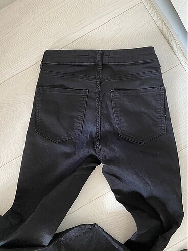 34 Beden siyah Renk Pantolon