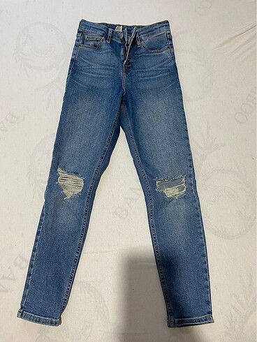 yırtık detaylı skinny